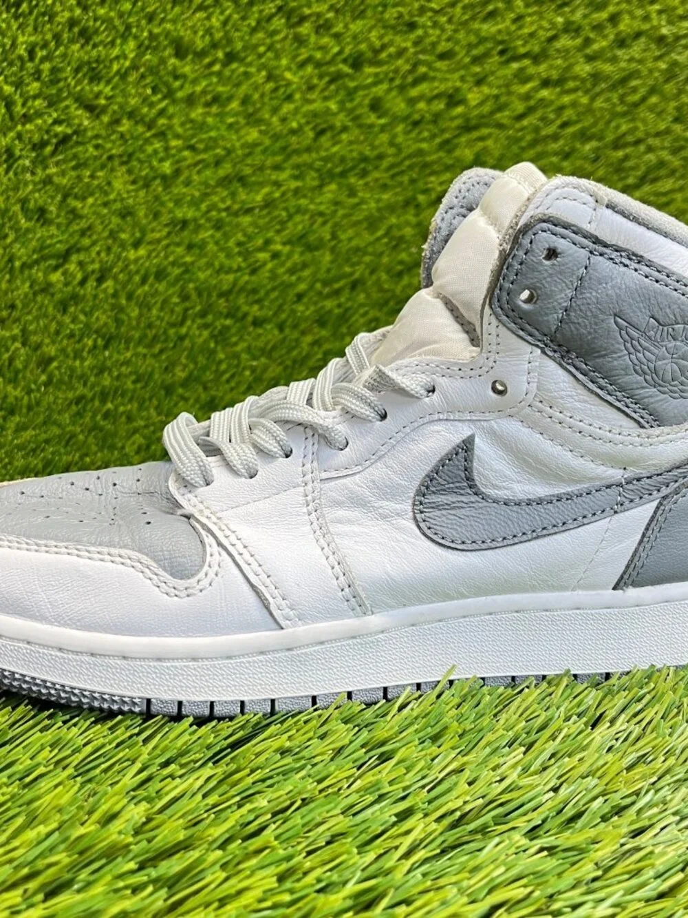 Nike Air Jordan 1 Retro High OG Boys Size 6.5Y Gray Basketball Shoes‎ Sneakers